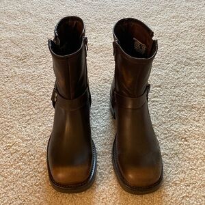 Steve Madden Brown Boots